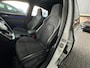 Volkswagen Golf 1.5 eTSI R Line Pano|Sfeer|Dodehoek|Camera