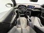 Peugeot e-2008 EV Allure Avantage 54 kWh | SoH 97% | Achteruitrijcamera | Android/Apple Carplay | LM Velgen 17" | PDC Voor en Achter | Cruise Control | Bluetooth | DAB | Airco |