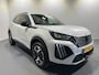 Peugeot e-2008 EV Allure Avantage 54 kWh | SoH 97% | Achteruitrijcamera | Android/Apple Carplay | LM Velgen 17" | PDC Voor en Achter | Cruise Control | Bluetooth | DAB | Airco |