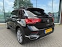 Volkswagen T-Roc 1.5 TSI Style Business - Automaat - Pano/Schuifdak - Navi - Parkeerhulp