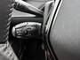 Peugeot 2008 SUV Allure 100pk | Navigatie | Climate Control | Cruise Control | Parkeersensoren v+a | Keyless | Armsteun | Digitaal instrumentenpaneel | Draadloze Apple Carplay / Android Auto + telefoonlader | DAB+ radio | Led koplampen | Donker getint glas | 17" lichtmetalen velgen |
