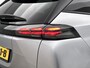 Peugeot 2008 SUV Allure 100pk | Navigatie | Climate Control | Cruise Control | Parkeersensoren v+a | Keyless | Armsteun | Digitaal instrumentenpaneel | Draadloze Apple Carplay / Android Auto + telefoonlader | DAB+ radio | Led koplampen | Donker getint glas | 17" lichtmetalen velgen |