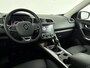 Renault Kadjar 1.3 TCe Intens Airco | Stoelverwarming | Apple Carplay | Android Auto | Cruise Control | Achteruitrijcamera | Bluetooth | Buitenspiegels Elektrisch Inklapbaar | Dakrails | Lederen Stuurwiel | Lichtmetalen Velgen | Multimedia | Navigatiesysteem | Parkeersensor Voor en Achter | Dodehoekdetectie