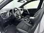 Toyota RAV4 2.5 Hybrid AWD Style | Trekhaak | Dodehoek detectie | Stoel-/stuurverwarming | Verwarmbare voorruit | 360 camera | LED | Keyless | Adaptive Cruise | Clima | 18 inch