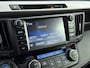 Toyota RAV4 2.5 Hybrid AWD Style | Trekhaak | Dodehoek detectie | Stoel-/stuurverwarming | Verwarmbare voorruit | 360 camera | LED | Keyless | Adaptive Cruise | Clima | 18 inch