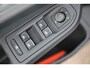 Volkswagen Golf 1.0 eTSI Life Automaat Virtual Sfeerverlichting 16 inch Navigatie Achteruitrijcamera