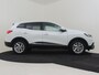 Renault Kadjar 1.2 TCe Limited 130PK AUTO | Navigatie | App connect | Keyless | Parkeersensoren voor/achter | LED | Climate control | 17"LMV