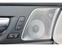 Volvo XC60 T8 Recharge AWD Ultra Black Edition Exec - Luchtvering - Panorama/schuifdak - IntelliSafe Assist & Surround - 360º Camera - Bowers & Wilkins audio - Adaptieve LED koplampen - Verwarmde voorstoelen, stuur & achterbank - Parkeersensoren voor & achter - Elektr. bedienb. voorstoelen met geheugen - Head up display - Draadloze tel. lader - Extra getint glas - 21' LMV
