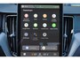 Volvo XC60 T8 Recharge AWD Ultra Black Edition Exec - Luchtvering - Panorama/schuifdak - IntelliSafe Assist & Surround - 360º Camera - Bowers & Wilkins audio - Adaptieve LED koplampen - Verwarmde voorstoelen, stuur & achterbank - Parkeersensoren voor & achter - Elektr. bedienb. voorstoelen met geheugen - Head up display - Draadloze tel. lader - Extra getint glas - 21' LMV
