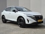 Nissan Qashqai 1.3 MHEV Xtronic Tekna Plus / Fabrieksgarantie tot 10-2028 / Panoramadak / All season banden / Trekgewicht 1800 kg / Head Up Display / Bose Audio Systeem / Elektrische achterklep / Stuur- Stoel & Voorruit verwarming / Rondomzicht camera / Adaptief cruise control /