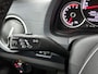 Volkswagen Up! 1.0 CROSS UP! 75 PK | Automaat | Stoelverwarming | Climatronic (Automatische Airco) | All Season Banden | Lichtmetalen Velgen | Parkeersensoren | Camera