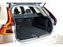 Volvo XC60 2.0 T8 AWD 335kW/456pk Aut8 Recharge Ultra Bright Executive LUCHTVERING + BOWERS&WILKINS + EL.TREKHAAK + PANORAMADAK + BLIS + HEAD-UP + PILOT ASSIST + STOELVERWARMING/-VENTILATIE/-MASSAGE + ADAPT.CRUISE + 360 CAMERA + STUURVERWARMING + 21" LM-VELGEN!
