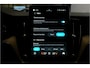 Volvo XC60 2.0 T8 AWD 335kW/456pk Aut8 Recharge Ultra Bright Executive LUCHTVERING + BOWERS&WILKINS + EL.TREKHAAK + PANORAMADAK + BLIS + HEAD-UP + PILOT ASSIST + STOELVERWARMING/-VENTILATIE/-MASSAGE + ADAPT.CRUISE + 360 CAMERA + STUURVERWARMING + 21" LM-VELGEN!