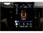 Volvo XC60 2.0 T8 AWD 335kW/456pk Aut8 Recharge Ultra Bright Executive LUCHTVERING + BOWERS&WILKINS + EL.TREKHAAK + PANORAMADAK + BLIS + HEAD-UP + PILOT ASSIST + STOELVERWARMING/-VENTILATIE/-MASSAGE + ADAPT.CRUISE + 360 CAMERA + STUURVERWARMING + 21" LM-VELGEN!