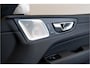 Volvo XC60 2.0 T8 AWD 335kW/456pk Aut8 Recharge Ultra Bright Executive LUCHTVERING + BOWERS&WILKINS + EL.TREKHAAK + PANORAMADAK + BLIS + HEAD-UP + PILOT ASSIST + STOELVERWARMING/-VENTILATIE/-MASSAGE + ADAPT.CRUISE + 360 CAMERA + STUURVERWARMING + 21" LM-VELGEN!