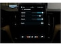 Volvo XC60 2.0 T8 AWD 335kW/456pk Aut8 Recharge Ultra Bright Executive LUCHTVERING + BOWERS&WILKINS + EL.TREKHAAK + PANORAMADAK + BLIS + HEAD-UP + PILOT ASSIST + STOELVERWARMING/-VENTILATIE/-MASSAGE + ADAPT.CRUISE + 360 CAMERA + STUURVERWARMING + 21" LM-VELGEN!