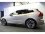 Volvo XC60 2.0 T8 AWD 335kW/456pk Aut8 Recharge Ultra Bright Executive LUCHTVERING + BOWERS&WILKINS + EL.TREKHAAK + PANORAMADAK + BLIS + HEAD-UP + PILOT ASSIST + STOELVERWARMING/-VENTILATIE/-MASSAGE + ADAPT.CRUISE + 360 CAMERA + STUURVERWARMING + 21" LM-VELGEN!