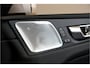 Volvo XC60 2.0 T8 AWD 335kW/456pk Aut8 Recharge Ultra Bright Executive LUCHTVERING + BOWERS&WILKINS + EL.TREKHAAK + PANORAMADAK + BLIS + HEAD-UP + PILOT ASSIST + STOELVERWARMING/-VENTILATIE/-MASSAGE + ADAPT.CRUISE + 360 CAMERA + STUURVERWARMING + 21" LM-VELGEN!