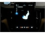 Volvo XC60 2.0 T8 AWD 335kW/456pk Aut8 Recharge Ultra Bright Executive LUCHTVERING + BOWERS&WILKINS + EL.TREKHAAK + PANORAMADAK + BLIS + HEAD-UP + PILOT ASSIST + STOELVERWARMING/-VENTILATIE/-MASSAGE + ADAPT.CRUISE + 360 CAMERA + STUURVERWARMING + 21" LM-VELGEN!