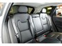 Volvo XC60 2.0 T8 AWD 335kW/456pk Aut8 Recharge Ultra Bright Executive LUCHTVERING + BOWERS&WILKINS + EL.TREKHAAK + PANORAMADAK + BLIS + HEAD-UP + PILOT ASSIST + STOELVERWARMING/-VENTILATIE/-MASSAGE + ADAPT.CRUISE + 360 CAMERA + STUURVERWARMING + 21" LM-VELGEN!