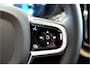 Volvo XC60 2.0 T8 AWD 335kW/456pk Aut8 Recharge Ultra Bright Executive LUCHTVERING + BOWERS&WILKINS + EL.TREKHAAK + PANORAMADAK + BLIS + HEAD-UP + PILOT ASSIST + STOELVERWARMING/-VENTILATIE/-MASSAGE + ADAPT.CRUISE + 360 CAMERA + STUURVERWARMING + 21" LM-VELGEN!