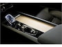 Volvo XC60 2.0 T8 AWD 335kW/456pk Aut8 Recharge Ultra Bright Executive LUCHTVERING + BOWERS&WILKINS + EL.TREKHAAK + PANORAMADAK + BLIS + HEAD-UP + PILOT ASSIST + STOELVERWARMING/-VENTILATIE/-MASSAGE + ADAPT.CRUISE + 360 CAMERA + STUURVERWARMING + 21" LM-VELGEN!