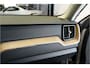 Volvo XC60 2.0 T8 AWD 335kW/456pk Aut8 Recharge Ultra Bright Executive LUCHTVERING + BOWERS&WILKINS + EL.TREKHAAK + PANORAMADAK + BLIS + HEAD-UP + PILOT ASSIST + STOELVERWARMING/-VENTILATIE/-MASSAGE + ADAPT.CRUISE + 360 CAMERA + STUURVERWARMING + 21" LM-VELGEN!