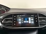 Peugeot 308 1.2 PureTech Blue Lease Executive. Pano+Trekhaak!