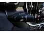 Volvo XC90 T8 Plug-in hybrid AWD Ultra Dark | Luchtvering | Panoramadak | Trekhaak | Head up display | Premium audio by Bowers&Wilkins | 360 graden camera | Verwarmbare voorstoelen met massagefunctie en ventilatie