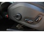 Volvo XC90 T8 Plug-in hybrid AWD Ultra Dark | Luchtvering | Panoramadak | Trekhaak | Head up display | Premium audio by Bowers&Wilkins | 360 graden camera | Verwarmbare voorstoelen met massagefunctie en ventilatie
