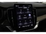 Volvo XC90 T8 Plug-in hybrid AWD Ultra Dark | Luchtvering | Panoramadak | Trekhaak | Head up display | Premium audio by Bowers&Wilkins | 360 graden camera | Verwarmbare voorstoelen met massagefunctie en ventilatie