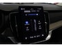 Volvo XC90 T8 Plug-in hybrid AWD Ultra Dark | Luchtvering | Panoramadak | Trekhaak | Head up display | Premium audio by Bowers&Wilkins | 360 graden camera | Verwarmbare voorstoelen met massagefunctie en ventilatie
