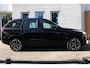 Volvo XC90 T8 Plug-in hybrid AWD Ultra Dark | Luchtvering | Panoramadak | Trekhaak | Head up display | Premium audio by Bowers&Wilkins | 360 graden camera | Verwarmbare voorstoelen met massagefunctie en ventilatie