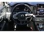 Volvo XC90 T8 Plug-in hybrid AWD Ultra Dark | Luchtvering | Panoramadak | Trekhaak | Head up display | Premium audio by Bowers&Wilkins | 360 graden camera | Verwarmbare voorstoelen met massagefunctie en ventilatie