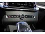 Volvo XC90 T8 Plug-in hybrid AWD Ultra Dark | Luchtvering | Panoramadak | Trekhaak | Head up display | Premium audio by Bowers&Wilkins | 360 graden camera | Verwarmbare voorstoelen met massagefunctie en ventilatie