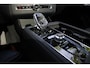 Volvo XC90 T8 Plug-in hybrid AWD Ultra Dark | Luchtvering | Panoramadak | Trekhaak | Head up display | Premium audio by Bowers&Wilkins | 360 graden camera | Verwarmbare voorstoelen met massagefunctie en ventilatie