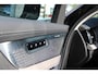 Volvo XC90 T8 Plug-in hybrid AWD Ultra Dark | Luchtvering | Panoramadak | Trekhaak | Head up display | Premium audio by Bowers&Wilkins | 360 graden camera | Verwarmbare voorstoelen met massagefunctie en ventilatie