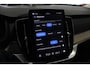 Volvo XC90 T8 Plug-in hybrid AWD Ultra Dark | Luchtvering | Panoramadak | Trekhaak | Head up display | Premium audio by Bowers&Wilkins | 360 graden camera | Verwarmbare voorstoelen met massagefunctie en ventilatie