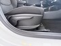 Kia Stonic 1.0 T-GDi MHEV DynamicPlusLine - Stoelverwarming - Stuurwielverwarming - Camera - AppleCarplay - Android Auto - Fabrieksgarantie tot 06-2031 of 150.000km