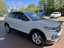 Volkswagen T-Cross 1.0 TSI 110pk Style DSG Automaat / Virtual Cockpit / Trekhaak / 17 Inch / DSG / Stoelverwarming / getint glas / Navigatie