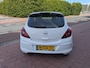 Opel Corsa 1.4-16V Black & White Edition