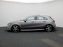 Mercedes-Benz A-klasse 180 Business Solution AMG | Automaat | Panorama dak | DAB | Navigatie | Half-Leder | Virtual cockpit | Bluetooth | Parkeer sensoren | Stoel verwarming | Cruise Control | Lichtmetalen Velgen |