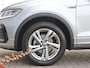Volkswagen T-Roc 1.0 TSI 110 pk R-Line | Trekhaak | App Connect | ACC | Digital Cockpit | Navigatie | Camera |