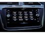 Volkswagen Tiguan Allspace 1.5 TSI R-Line Business+ | 7 persoons | Panoramadak | Leder | Trekhaak | Carplay | Stoel en stuurverw.|