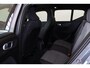 Volvo XC40 T5 Recharge Inscription - Panorama/schuifdak - IntelliSafe Assist - Harman/Kardon audio - Parkeercamera achter - Verwarmde voorstoelen & stuur - Parkeersensoren voor & achter - Elektr. bedienb. voorstoelen met geheugen links - Inklapbare trekhaak - 19' LMV