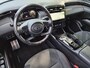 Hyundai Tucson 1.6 T-GDI PHEV N Line Sky Edition 4WD / Fabrieksgarantie tot 05-2027 / Dealer onderhouden / Afn. trekhaak 1.350 kg / Elektrische klep / Stuur- & stoelverwarming / Navigatie / Apple Carplay Android / 19" LM wielen / Krell Audio Systeem /