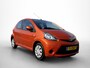Toyota Aygo 1.0 VVT-i Comfort Orange | Airco | Elektrische ramen voor | Centrale deurvergrendeling met afstandsbediening | Opbergvak dashboard |