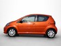 Toyota Aygo 1.0 VVT-i Comfort Orange | Airco | Elektrische ramen voor | Centrale deurvergrendeling met afstandsbediening | Opbergvak dashboard |
