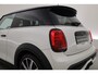 MINI Cooper S 3-Deurs 2.0 Classic | Rijklaar! | Dig. Cockpit | Stoelverw. | Camera+PDC | Sfeerverl. | Piano Black ext. | Cruise | NAV+CarPlay | Climate | Keyless | LED | 17'' V