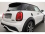 MINI Cooper S 3-Deurs 2.0 Classic | Rijklaar! | Dig. Cockpit | Stoelverw. | Camera+PDC | Sfeerverl. | Piano Black ext. | Cruise | NAV+CarPlay | Climate | Keyless | LED | 17'' V